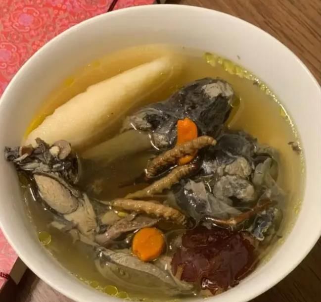 冬蟲夏草和哪些食材可以一起煲湯？