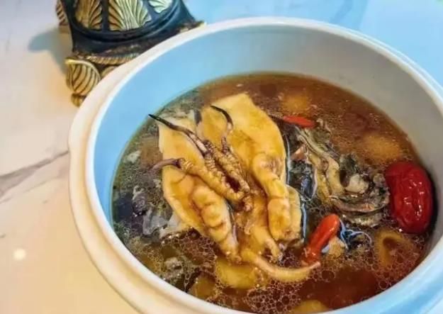 冬蟲夏草和哪些食材可以一起煲湯？