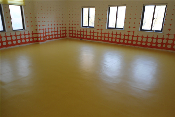 兒童地板清潔怎么省時(shí)省力？